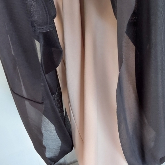 London Times Black Lace‎ and Tulle with nude underlay V Neck both sides - Picture 6 of 16